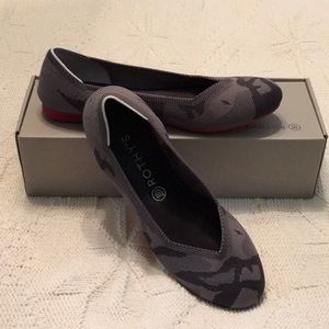 Rothy’s Flat - Gray Camo Print - Size 11